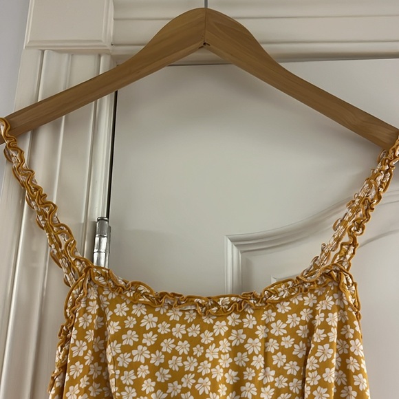 So Brand Yellow Floral Short Dress With Ruffle Straps - Picture 2 of 3